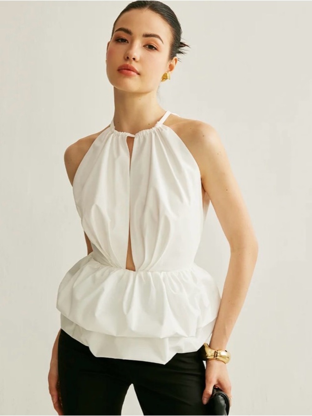 NWT Commense Peplum Keyhole Neck Top in White. Size Medium